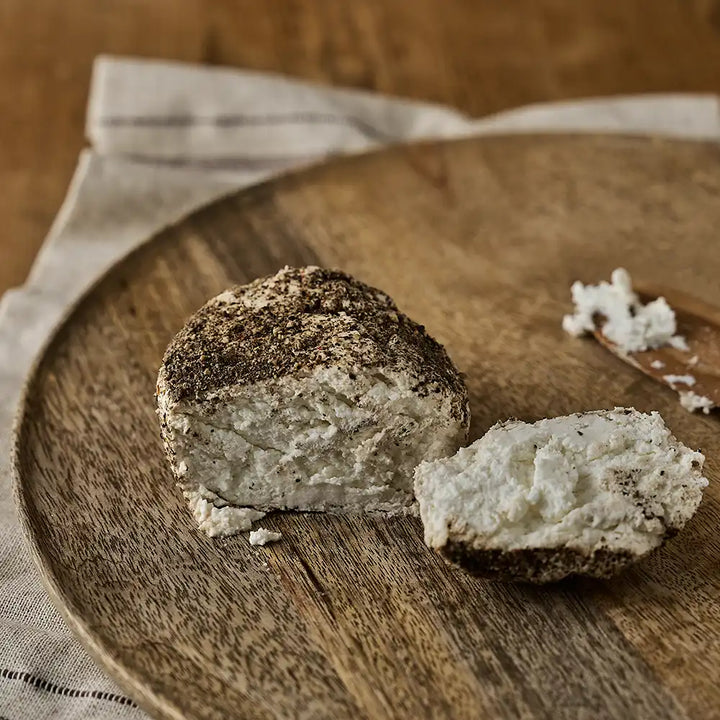 Ser kozi typu fromage z pieprzem kolorowym 180 g