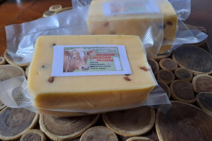 Ser krowi z orzechem włoskim 400 g