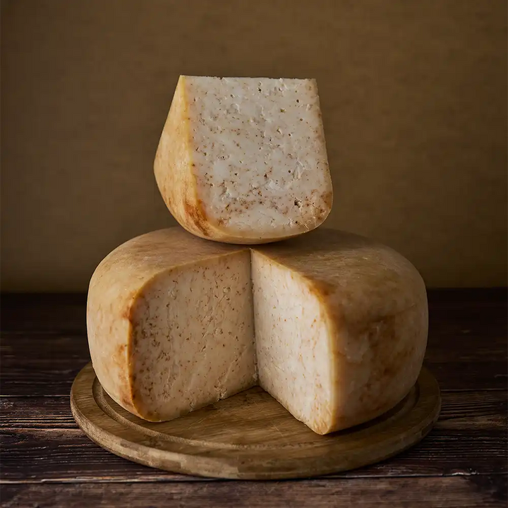 Ser kozi dojrzewający z chilli - 200g