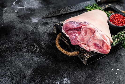 Golonka wieprzowa przednia z kością 500 g